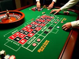 Mobile app showing single VCT match with round-by-round live betting